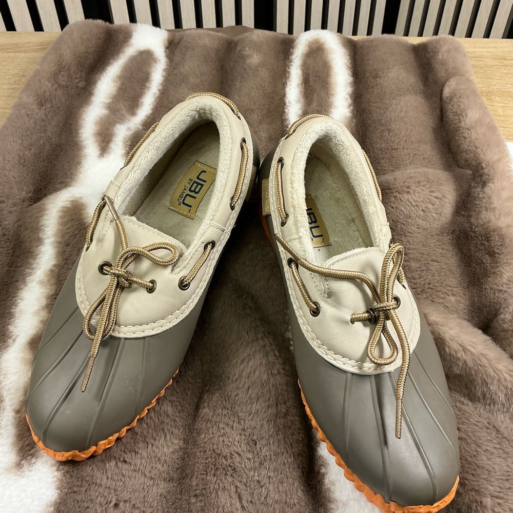 JBU Women’s Gray and Tan Shoes, Sz 7.5